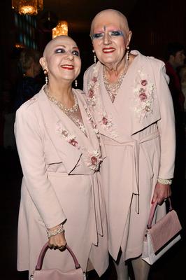 Eva & Adele bei der Premiere des Kinofilms Rex Gildo - Der letzte Tanz im Kino International. Berlin, 26.09.2022 *** Ev-stock-photo