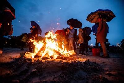 Tallinn, 29.08.2020 Night of the Ancient Bonfires Beach at Russalka in Tallinn. FOTO:SANDER ILVEST/POSTIMEES TALLINN HAR-stock-foto