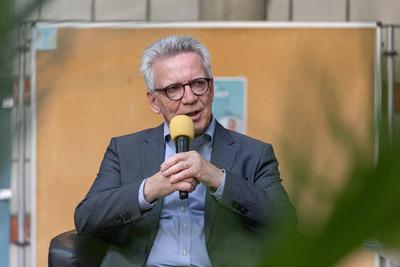 Bornheimer Ortsgespr?ch mit Thomas De Maiziere - 02.06.2025-stock-foto