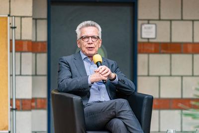 Bornheimer Ortsgespr?ch mit Thomas De Maiziere - 02.06.2025-stock-foto