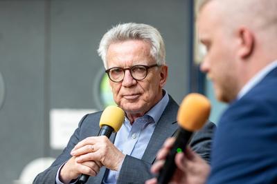 Bornheimer Ortsgespr?ch mit Thomas De Maiziere - 02.06.2025-stock-foto