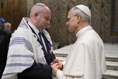 ITALY -  POPE LEO XIV  DURING THE MEMEORIAL ACT OF BLESSED CARDINAL IULIU HOSSU IN THE SISTINE CHAPEL  AT THE  E VATICAN  - 2025/6/2-stock-foto