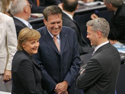 Angela Merkel , CDU-Vorsitzende , Michael GLOS (M), Vorsitzender der CSU -Landesgruppe , und Norbert ROETTGEN , CDU , 1-stock-foto
