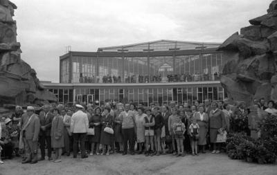 Tierpark Berlin Jubil?um 1965 Zoo Berlin anniversary Historisches Bild und Foto vom Tierpark Berlin 1965. Jubil?um 10 Ja-stock-photo
