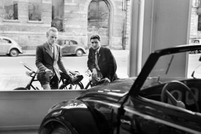 Volkswagen Cabrio 1949. Das neue VW Cabrio steht im Schaufenster. Fotografiert am 06.09.1949 M?nchen Bayern Deutschland-stock-foto