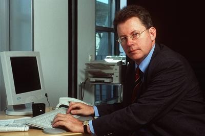 Peter Limbourg (N24-Chefredakteur) 09/99 te Mann Redaktion N24 TV Fernsehen Journalismus F?hrung Redakteur kurzhaarig d-stock-foto