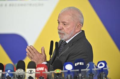 Coletiva de imprensa Presidente Lula-stock-foto