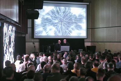 Vince Clarke performing at London School of Economics-stock-foto