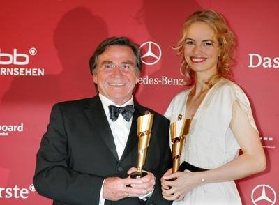 Deutscher Filmpreis 2008 Preistraeger : Elmar Wepper ( bester Schauspieler mit Nina Hoss Beste Schauspielerin Verleihung-stock-photo