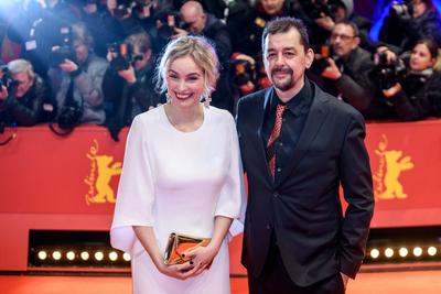Schauspielerin Nina Hoss und ihr Partner Alex Silva w?hrend der Premiere des Films MY SALINGER YEAR anl?sslich der Er?f-stock-foto