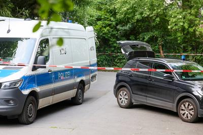 Nach Terroranschlag in Solingen - Beweismittelsuche beim Fl?chtlingsheim-stock-foto