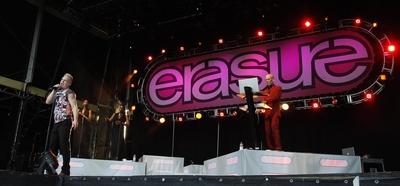 16/ Konzert: ERASURE, Saenger Andy Bell und Keyboarder Vince Clarke, vlnr., Citadel Music Festival, open air am 27.06.2-stock-foto