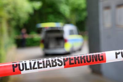 Nach Terroranschlag in Solingen - Beweismittelsuche beim Fl?chtlingsheim-stock-foto