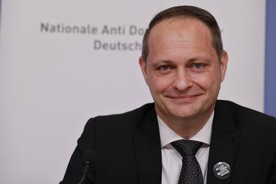 Dr. Lars Mortsiefer, Vorstandsvorsitzender und Leitung Ressort Recht der NADA, Deutschland, Berlin, Jahres-Pressekonfere-stock-foto