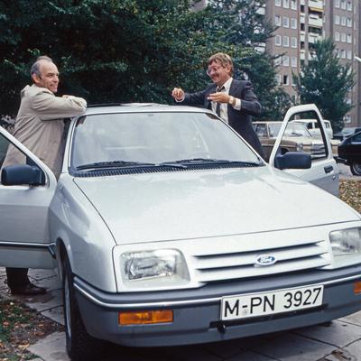 Der Mann, der keine Autos mochte, Fernsehserie, Deutschland 1984, Folge: Lieb und teuer, Darsteller: Charles Brauer, Ral-stock-foto