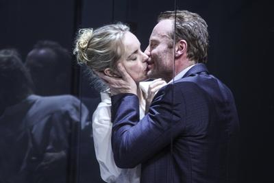 Nina Hoss Andrea und Mark Waschke Boris Amette bei der Fotoprobe zum Theaterst?ck Bella Figura v-stock-foto