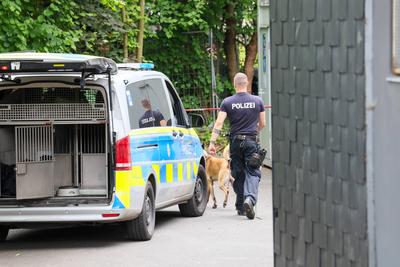 Nach Terroranschlag in Solingen - Beweismittelsuche beim Fl?chtlingsheim-stock-foto