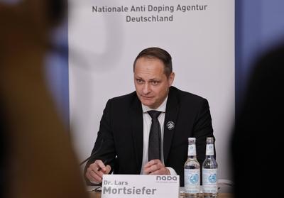 Dr. Lars Mortsiefer, Vorstandsvorsitzender und Leitung Ressort Recht der NADA, Deutschland, Berlin, Jahres-Pressekonfere-stock-foto