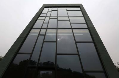 Bildnummer: 60675415  Datum: 02.11.2013  Copyright: imago/China Foto PressNANJING, CHINA - NOVEMBER 02: (CHINA OUT) Photo shows  HOTEL MONOCHROME building designed by Chinese architect Liu Jiakun at the Foshou Lake on November 2, 2013 in Nanjing, Jiangsu Province of China. The CIPEA project (China International Practical Exhibition of Architecture), containing 24 buildings designed by 24 world outstanding architects, will be open to the public in July 2014. PUBLICATIONxINxGERxSUIxAUTxHUNxONLY Kultur Architektur x0x xsk 2013 quer  60675415 Date 02 11 2013 Copyright Imago China Photo Press Nanjing China November 02 China out Photo Shows Hotel monochrome Building designed by Chinese Architect Liu  AT The  Lake ON November 2 2013 in Nanjing Jiangsu Province of China The  Project China International Practical Exhibition of Architecture containing 24 Buildings designed by 24 World Outstanding Architects will Be Open to The Public in July 2014 PUBLICATIONxINxGERxSUIxAUTxHUNxONLY Culture Architecture x0x xSK 2013 horizontal-stock-foto