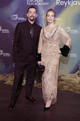 Nina Hoss mit Partner Alex Silva bei der Verleihung des 35. Europ?ischen Filmpreises im Konzerthaus Harpa. Reykjavik, 10-stock-foto