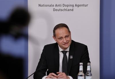 Dr. Lars Mortsiefer, Vorstandsvorsitzender und Leitung Ressort Recht der NADA, Deutschland, Berlin, Jahres-Pressekonfere-stock-foto