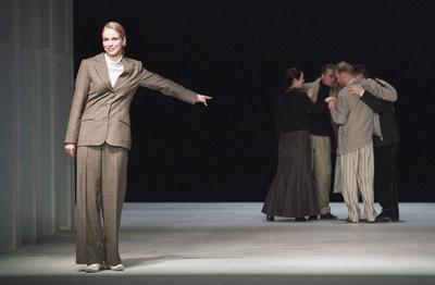 Bildnummer: 54925530  Datum: 17.12.2003  Copyright: imago/DRAMA-Berlin.deHoss, Nina (Schauspielerin). Hier: Als K?the Vockerat in Einsame Menschen , Premiere am 20.12.2003 im Deutschen Theater Berlin. People Kultur Theater Aktion kbdig xmk xo0x 2003 quer Portraet portrait Querformat Kultur Rollenfoto Bildnummer 54925530 Date 17 12 2003 Copyright Imago Drama Berlin de Hoss Nina Actress here as K?the Vockerat in Lonely People Premiere at 20 12 2003 in German Theatre Berlin Celebrities Culture Theatre Action shot Kbdig xmk xo0x 2003 horizontal Portrait Portrait Landscape Culture Roll photo-stock-foto