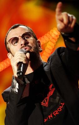 Bildnummer: 55589369  Datum: 12.07.2011  Copyright: imago/snapshotS?nger Ringo Starr (GBR) w?hrend eines Konzerts im Tempodrom in Berlin Local Caption snapshot-photography/GritxR?mmler People Kultur Musik Entertainment Aktion xdp x0x 2011 hoch Personen Musik Kunst Musiker S?nger singer vocalist Deutschland Celebrities Berlin Konzert Konzerte Auftritt Auftritte concert concerts stage scene live Pop music musician musicians Aktion Randbild S?ngerin Rock vocalistin Kbdig hoch Hochformat Hochformate HF close Einzelbild halfbody Halbfigur Gestik Fingerzeig Highlight Bildnummer 55589369 Date 12 07 2011 Copyright Imago snapshot Singer Ringo rigid GBR during a Concert in Tempodrom in Berlin Local Caption snapshot Photography GritxR?mmler Celebrities Culture Music Entertainment Action shot XDP x0x 2011 vertical People Music Art Musician Singer Singer Vocalist Germany Celebrities Berlin Concert Concerts Appearance Appearances Concert Concerts Stage Scene Live Pop Music Musician Musicians Action shot Edge image Singer Rock  Kbdig vertical Portrait Portrait HF Close Single halfbody Half- Gesture pointer Highlight-stock-photo