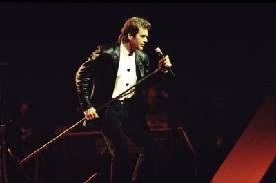 1/ Konzert: Huey Lewis and The News in der Berliner Deutschlandhalle , voc, singt, Musik, kalifornischer S?nger, Mainstr-stock-foto