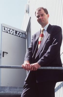 Bildnummer: 56900100  Datum: 11.05.2000  Copyright: imago/teutopressChristoph Mohn (Gesch?ftsf?hrer Lycos) 05/00 thg Mann Sohn von Reinhard Bertelsmann Marketing-Studium Gesch?ftsf?hring F?hrung Leitung Management Medien-Branche Anteilseigner Unternehmer Unternehmen Lycos-Bertelsmann GmbH Joint Venture Lycos national Deutschland Europa international Amerika USA t?tig im Internet www.lycos.de Ihr pers?nlicher Internet-Guide Suchmaschine Suchen Suche Internetsuche Recherche Internetrecherche Internet Online e-mail e-commerce Shopping Service kostenlos Versenden von Text-Botschaften an Handy-Besitzer Partner BOL comundo.de Internet-Zugang Provider Portal dunkelhaarig kurzhaarig seri?s Jackett Hemd Krawatte stehend drau?en auf Dach Dachterasse Firma Firmengeb?ude Geb?ude Bauwerk Architektur Au?enaufnahme halb hoch aufst?tzend Gel?nder T?r Schriftzug Logo LYCOS.COM Froschperspektive Fototermin Christoph Mohn am 11.05.2000 in G?tersloh People Shooting x0x xsk 2000 hoch  56900100 Date 11 05 2000 Copyright Imago  Christoph Mohn manager Lycos 05 00 THG Man Son from Reinhard Bertelsmann Marketing Studies  Leadership Line Management Media Industry Shareholders Entrepreneurs Companies Lycos Bertelsmann GmbH Joint Venture Lycos National Germany Europe International America USA acting in Internet www Lycos de her personal Internet Guide Search engine Search Search Internet search Research Internet search Internet Online e Mail e Commerce Shopping Service free Send from Text Embassies to Handy Owners Partner Bol  de Internet Access Provider Portal dark haired short seriously Jacket Shirt Tie standing outside on Roof Roof terrace Company Company building Building Building Architecture Outside view half vertical aufst?tzend Railings Door emblem emblem Lycos Com worms eye view Photo call Christoph Mohn at 11 05 2000 in G?tersloh Celebrities Shooting x0x xSK 2000 vertical-stock-photo