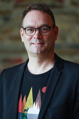 Autor Volker Surmann erhaelt den Evangelischen Buchpreis-stock-foto