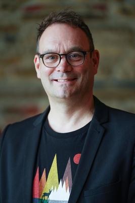 Autor Volker Surmann erhaelt den Evangelischen Buchpreis-stock-foto