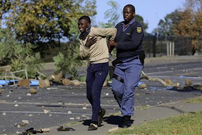 Students protest in Mthatha, South Africa-stock-foto