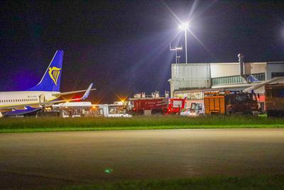 Flugpassagiere werden w?hrend Unwetters ?ber Baden-W?rttemberg gegen die Decke geschleudert: Maschine aus Berlin auf dem Weg nach Mailand muss in Memmingen notlanden - 9 Verletzte-stock-foto