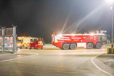 Flugpassagiere werden w?hrend Unwetters ?ber Baden-W?rttemberg gegen die Decke geschleudert: Maschine aus Berlin auf dem Weg nach Mailand muss in Memmingen notlanden - 9 Verletzte-stock-foto
