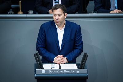 Deutscher Bundestag, 10. Plenarsitzung-stock-foto