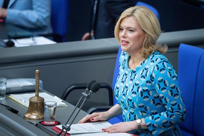 Deutscher Bundestag, 10. Plenarsitzung-stock-foto