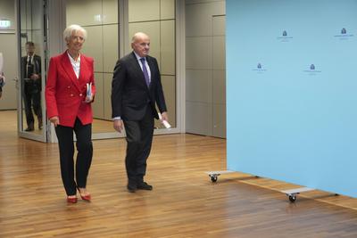 EZB Pressekonferenz mit Praesidentin Lagarde in Frankfurt-stock-foto