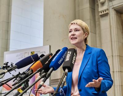 Ministerpr?sidentenkonferenz - Manuela Schwesig-stock-foto