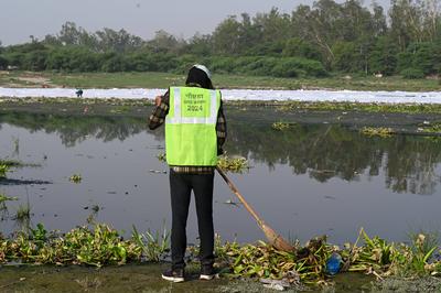 Yamuna Bank Cleanup Drive On World Environment Day-stock-photo