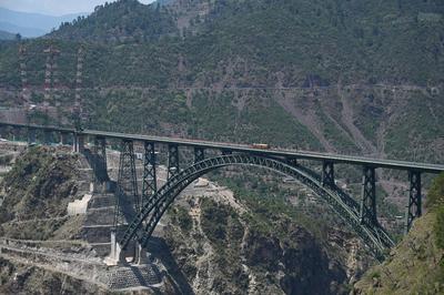 Highest Railway Arch Bridge Over The River Chenab At Reasi Jammu-stock-foto