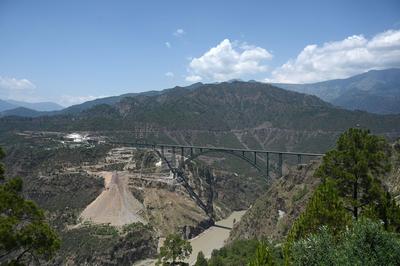Highest Railway Arch Bridge Over The River Chenab At Reasi Jammu-stock-foto