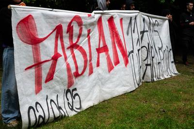 Ceremony after accident with 11 year old boy on step, collision after police patrol pursuit. Elisabeth park, Koekelberg,-stock-foto