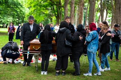 Ceremony after accident with 11 year old boy on step, collision after police patrol pursuit. Elisabeth park, Koekelberg,-stock-foto
