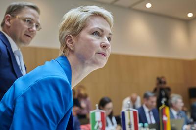 Ministerpr?sidentenkonferenz - Manuela Schwesig-stock-foto