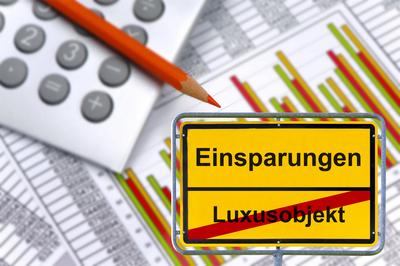 Einsparungen und K?rzungen anstatt Luxus-stock-foto