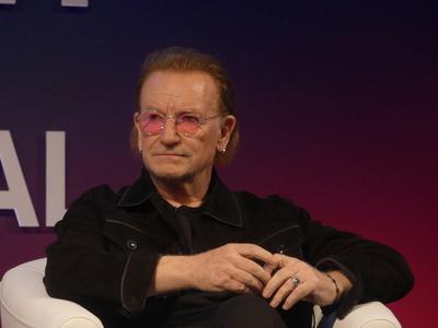 Global rock star and private equity fund leader _"bono"_ at super return berlin 2025.-stock-foto