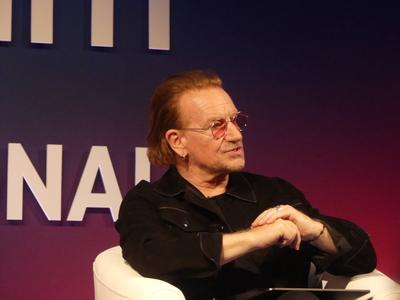 Global rock star and private equity fund leader _"bono"_ at super return berlin 2025.-stock-foto