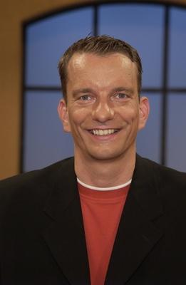 Bildnummer: 59364906  Datum: 02.06.2005  Copyright: imago/Horst GaluschkaDer Autor, Journalist und ?bersetzer Bastian Sick am 02.06.2005 in K?ln People xmk x0x 2005 hoch Portr?t einzeln einzel Bastian Sick Autor Portrait  59364906 Date 02 06 2005 Copyright Imago Horst  the Author Journalist and Translators Bastian Sick at 02 06 2005 in Cologne Celebrities xmk x0x 2005 vertical Portrait single Singles Bastian Sick Author Portrait-stock-foto