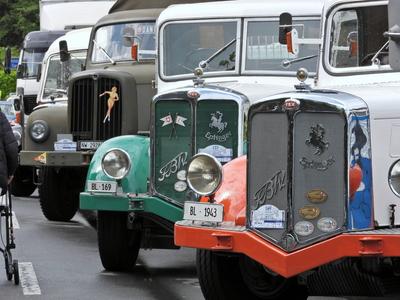 07.06.2025 Sarnen Kanton Obwalden Schweiz. An Pfingsten treffen sich ueber 500 Oldtimer in Sarnen OW. Bild : Oldtimer La-stock-photo