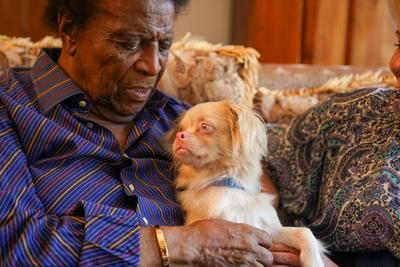 Mallorca, Spanien, Entertainer-Legende Roberto Blanco feiert seinen 88. Geburtstag im Kreis seiner Familie: Stolz pr?sen-stock-foto